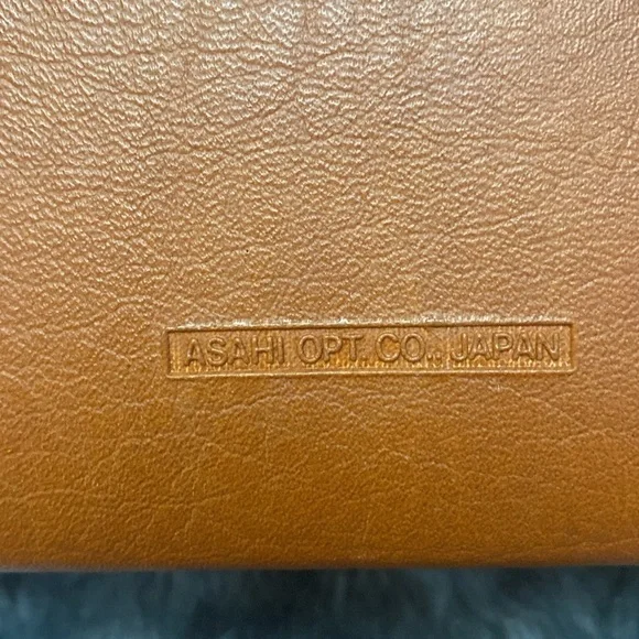 Vintage Pentax Brown Leather Camera Bag with accessories. - Picture 2 of 16